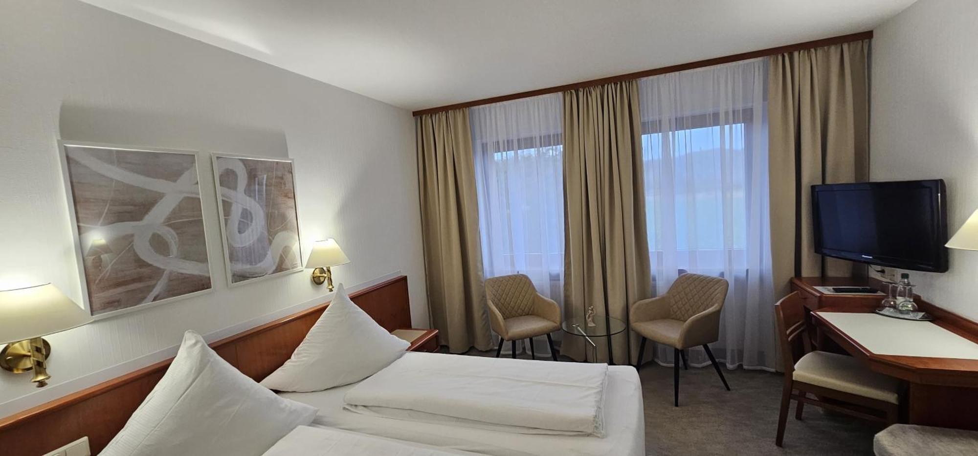 Hotel Garni Vierjahreszeiten Bad Staffelstein Eksteriør bilde
