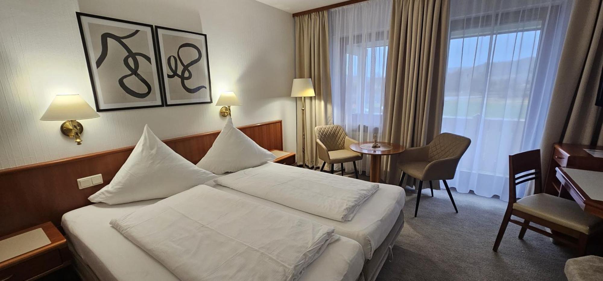 Hotel Garni Vierjahreszeiten Bad Staffelstein Eksteriør bilde