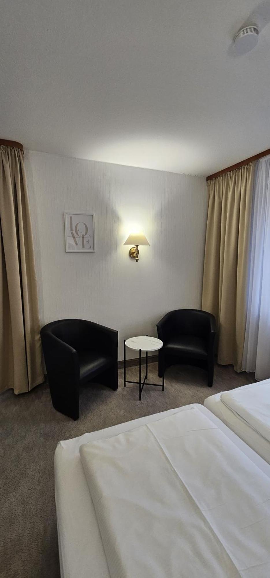 Hotel Garni Vierjahreszeiten Bad Staffelstein Eksteriør bilde
